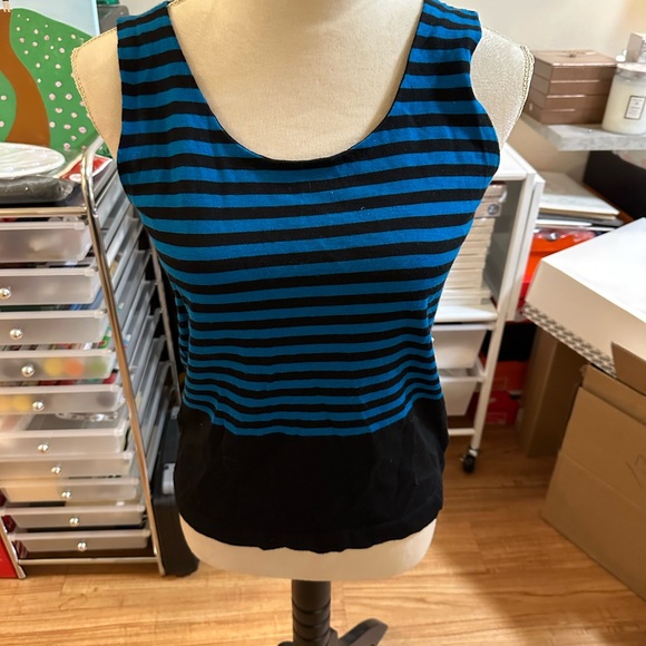 Akris Punto wool tank top cardigan set. Willing to sell together or separately - Picture 7 of 11